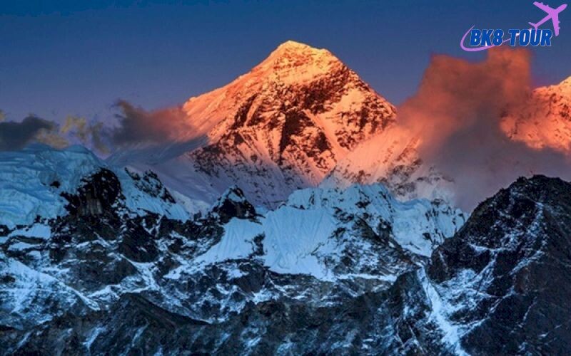 Everest có điểm gì nổi bật thu hút khách du lịch?