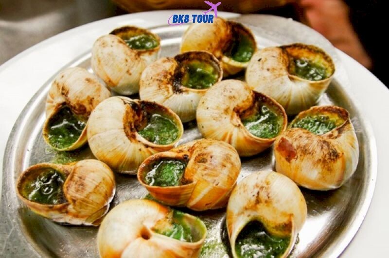 Thử ăn món Ốc sên nướng (Escargot)