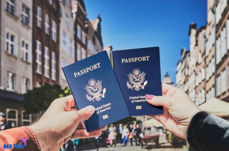 Việc chuẩn bị đầy đủ giấy tờ sẽ là yếu tố then chốt khi bạn xin visa du lịch 