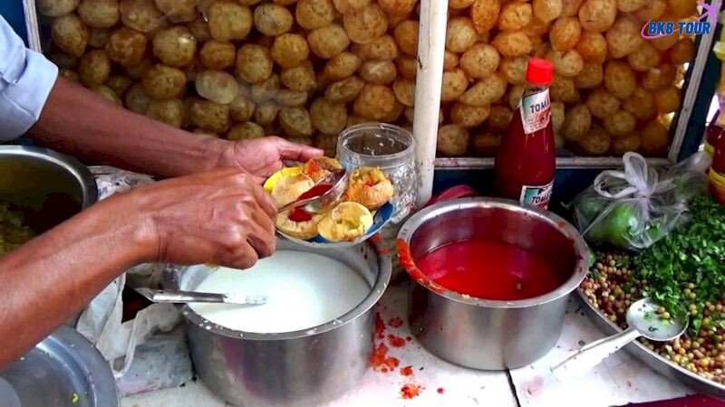 Đường phố Ấn Độ nổi tiếng với bánh Chaat