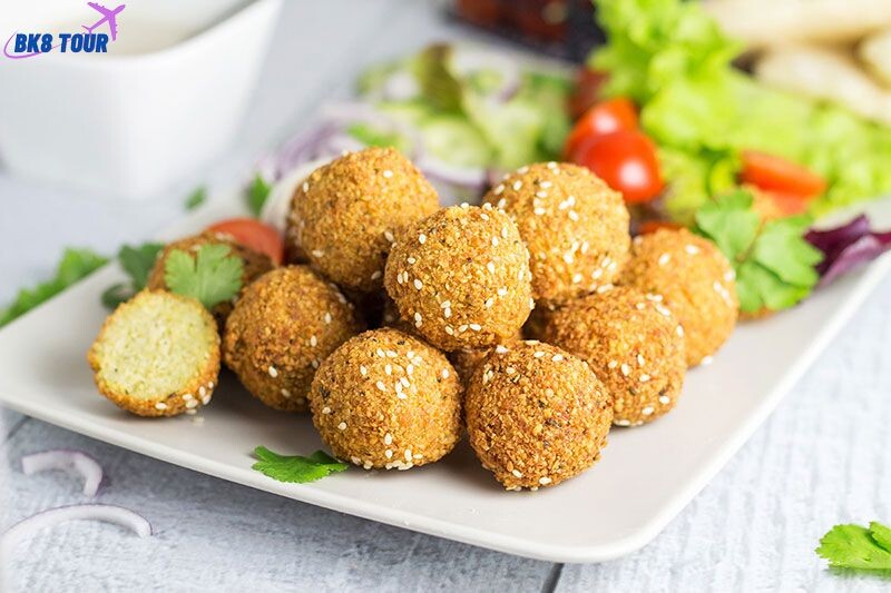 Thưởng thức món Falafel khi du lịch tới Israel