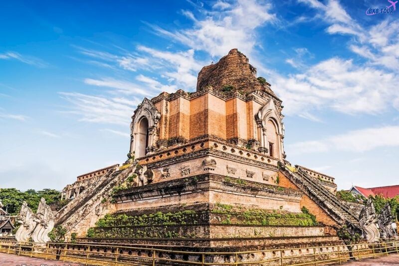 Tour du lịch chiang mai không thể bỏ qua chùa Chedi Luang