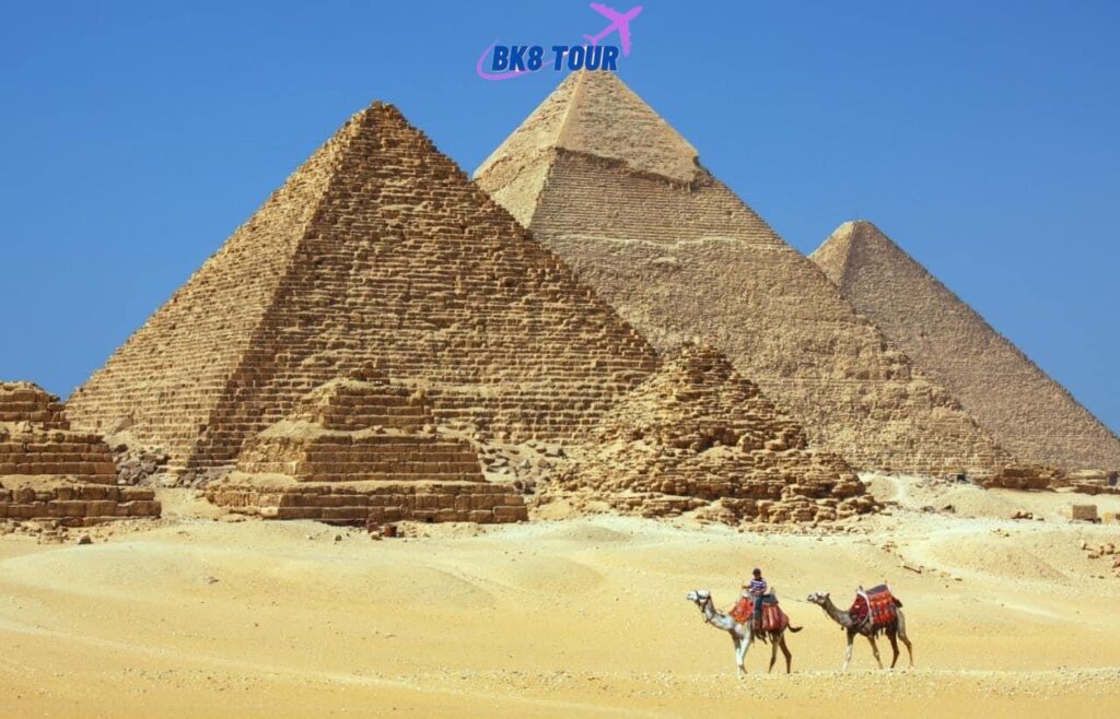 Du lịch Ai Cập nhất định phải ghé thăm kim tự tháp Giza
