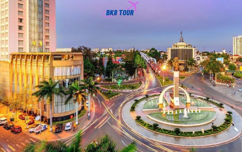 Tour Buôn Ma Thuột - Làng cà phê Trung Nguyên thu hút nhiều khách hàng