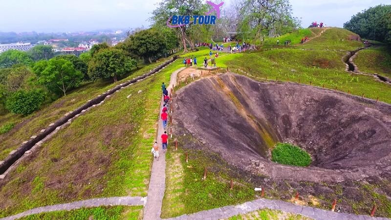 Khu di tích đồi A1 không thể bỏ qua khi du lịch Điện Biên