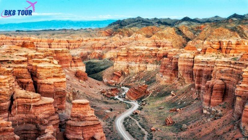 Tour Công viên quốc gia Altyn Emel - Thánh địa Tamgaly-Tas - Hẻm núi Charyn Canyon