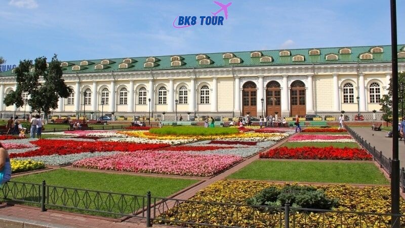 Tour 2: Vườn Alexandrovsky - Núi lửa Krenitsyn - Thành tạo đá Manpupuner