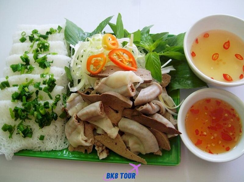 Thưởng thức bánh hỏi lòng heo khi tới Ninh Thuận