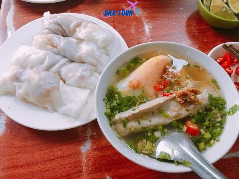 Đặc sản bánh cuốn trứng